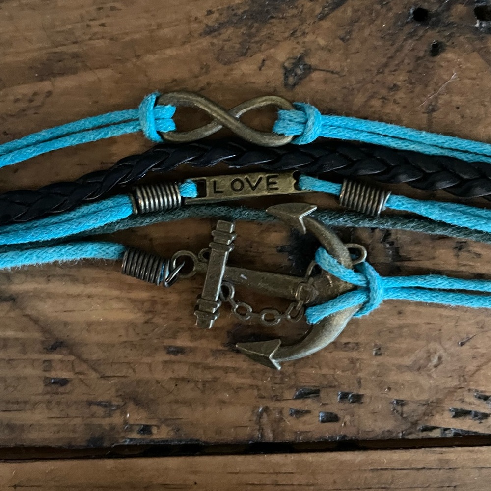 🌟FREE W $20 PURCHASE - Wrap Bracelet